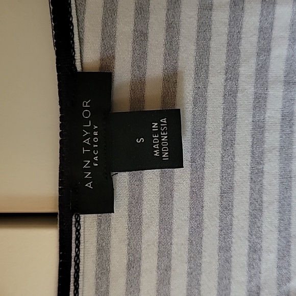 EUC Ann Taylor top size S - Picture 2 of 6